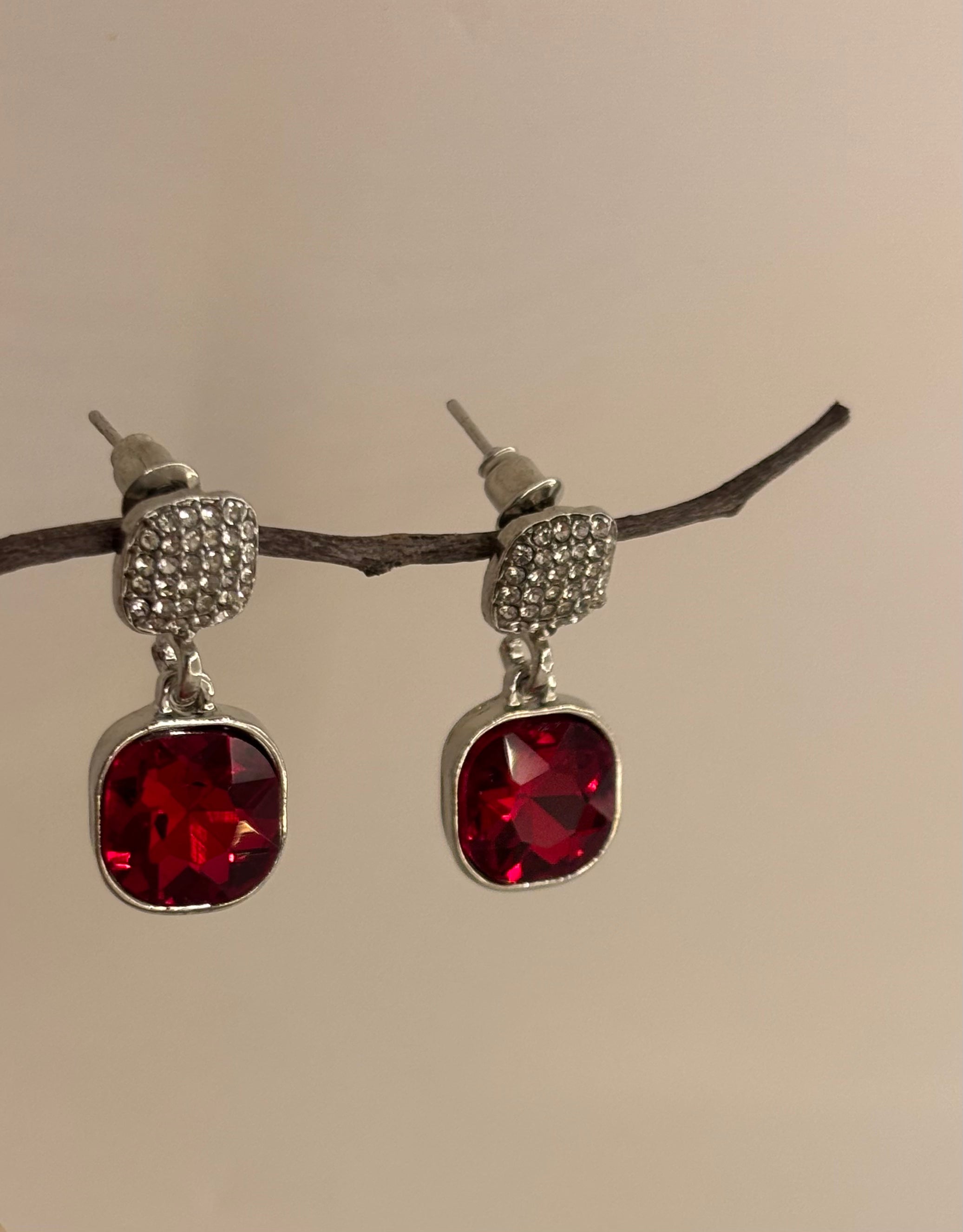 Scarlet Drops