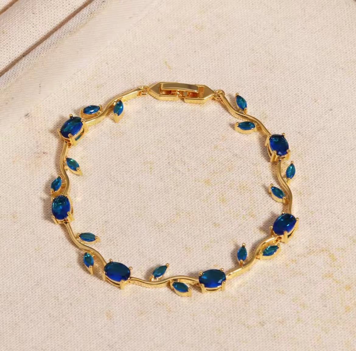 Tulip Bracelet (Blue)